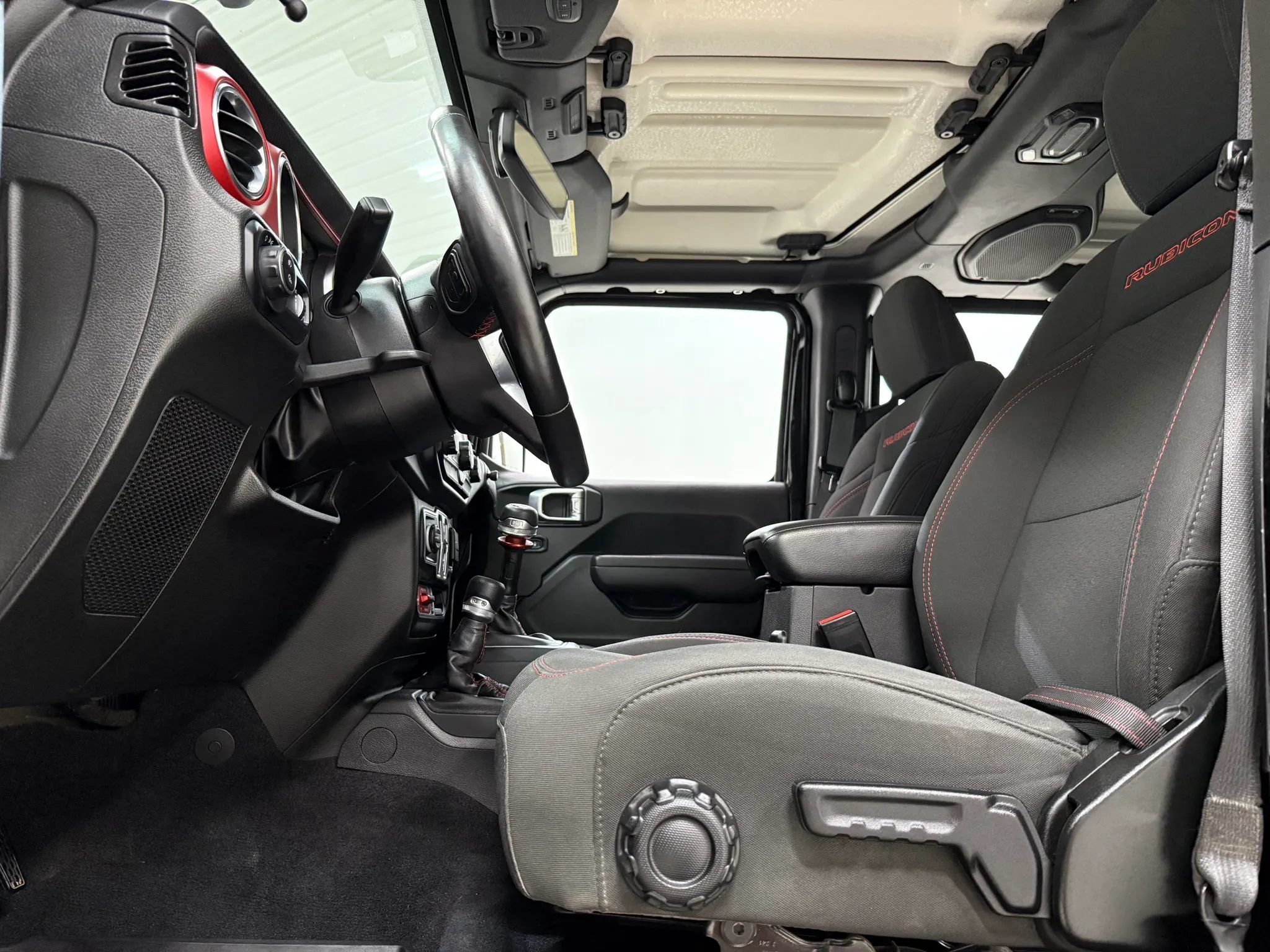 Used 2023 Jeep Gladiator Rubicon w/ Cold Weather Group AWD/4WD image 15