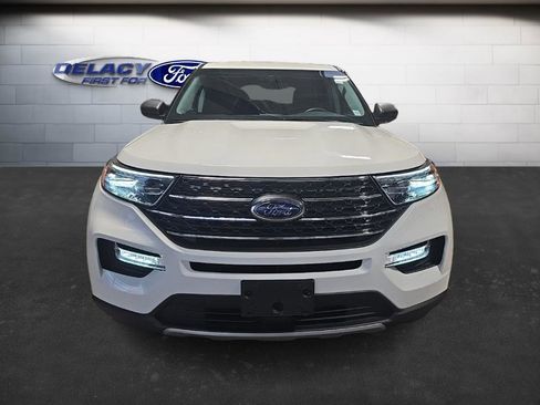 Used 2022 Ford Explorer XLT w/ Equipment Group 202A image 8