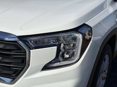 Used 2023 GMC Terrain SLE w/ Driver Convenience Package image 10