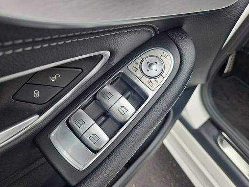 Used 2021 Mercedes-Benz C 300 4MATIC Cabriolet image 11