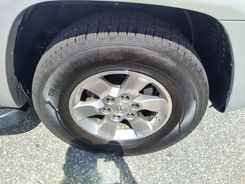 Used 2010 Toyota 4Runner SR5 AWD/4WD image 19
