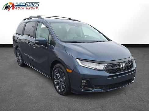 New 2026 Honda Odyssey Touring image 4