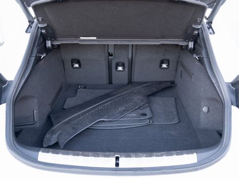 Used 2024 Porsche Taycan GTS image 25