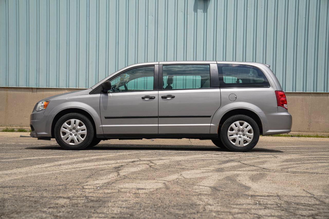 Used 2014 Dodge Grand Caravan American Value Package FWD image 9
