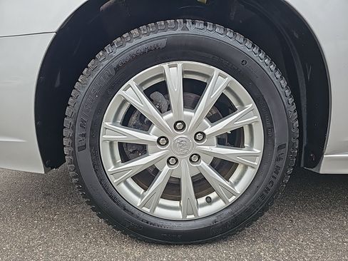 Used 2011 Buick Lucerne CXL w/ Driver Confidence Package FWD image 21