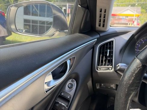 Used 2015 INFINITI Q50 Premium w/ Navigation Package AWD/4WD image 7