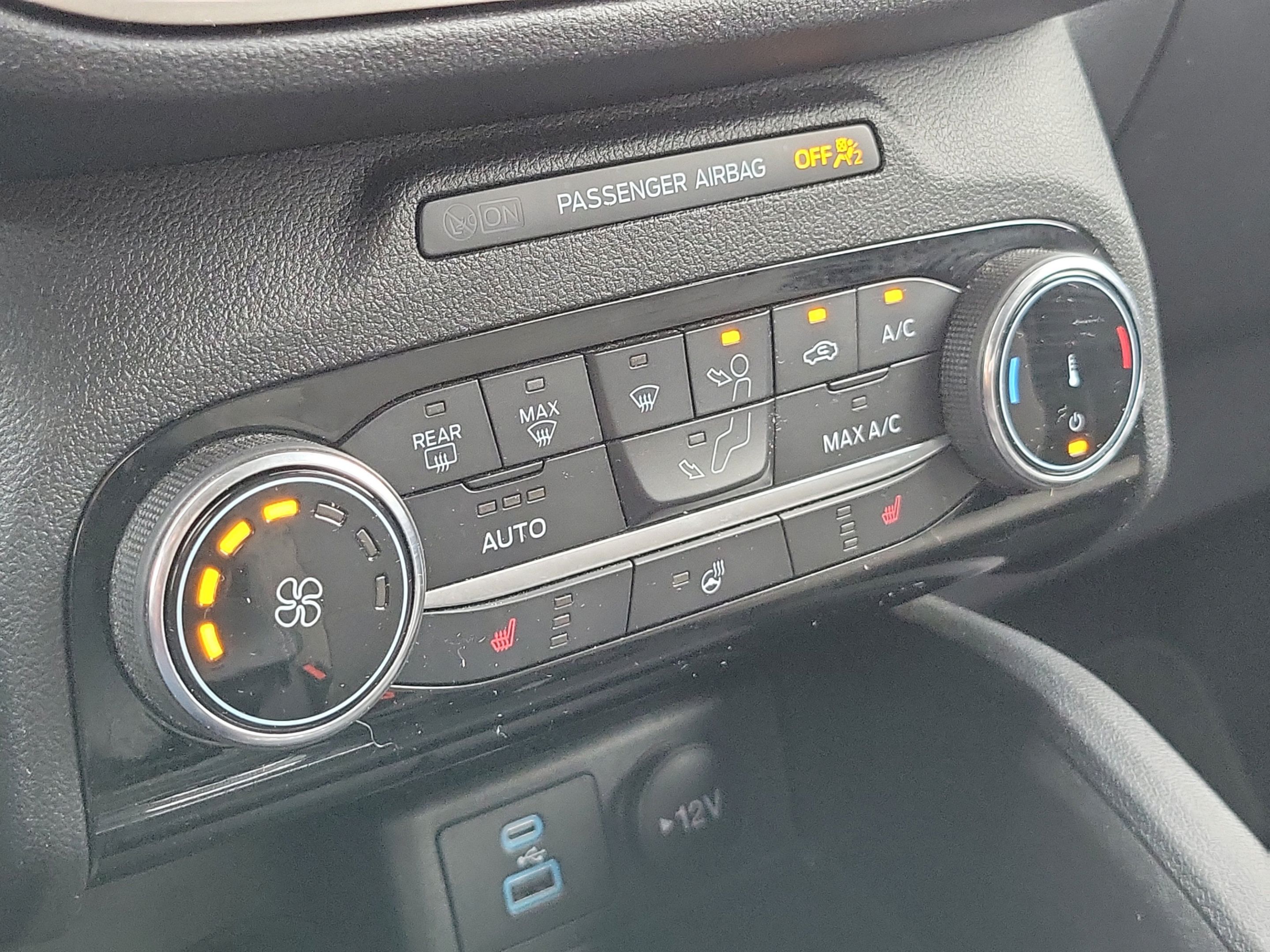 Used 2022 Ford Escape SE w/ Cold Weather Package AWD/4WD image 26