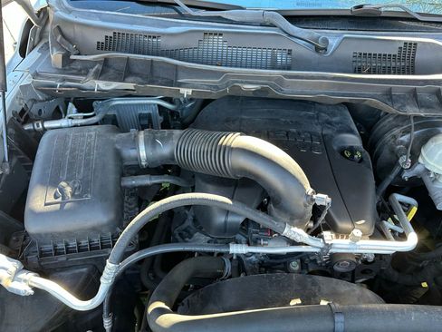 Used 2018 RAM 1500 Express image 10