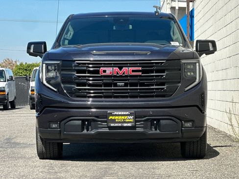 Used 2025 GMC Sierra 1500 Elevation w/ Elevation Premium Package AWD/4WD image 9
