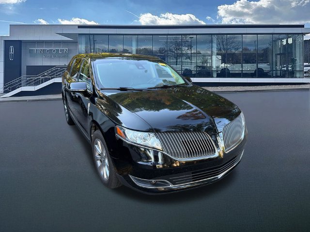 Used 2016 Lincoln MKT FWD image 9