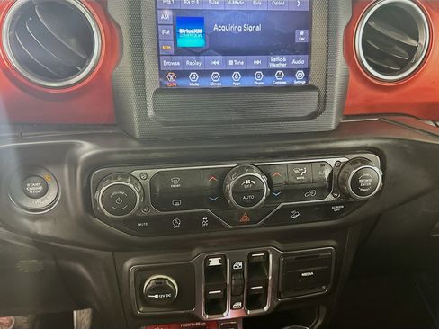 Used 2018 Jeep Wrangler Unlimited Rubicon w/ Steel Bumper Group AWD/4WD image 22