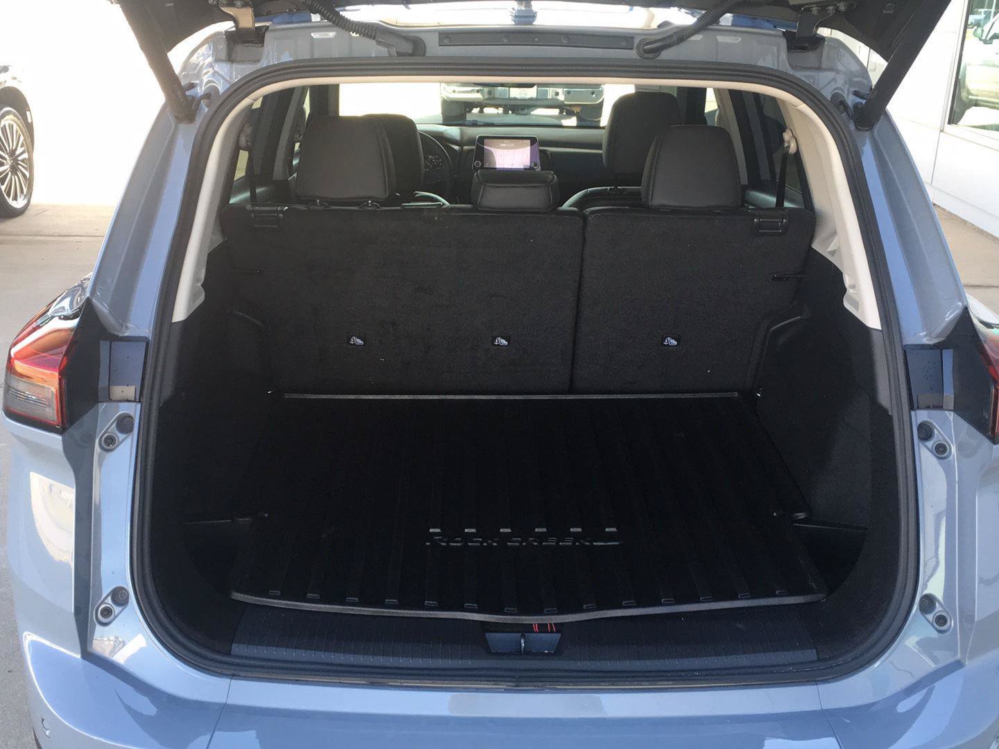 Used 2025 Nissan Rogue SV AWD/4WD image 30