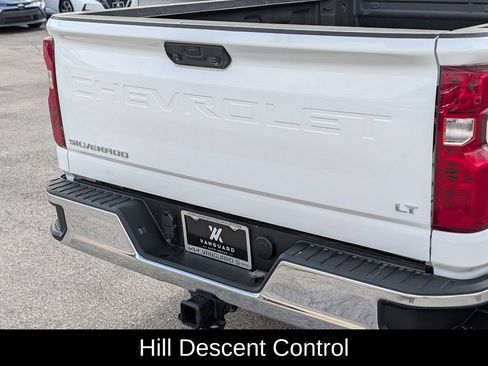 Used 2024 Chevrolet Silverado 2500 LT AWD/4WD image 8