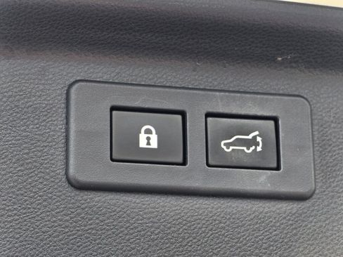 Used 2019 Subaru Forester Limited AWD/4WD image 17