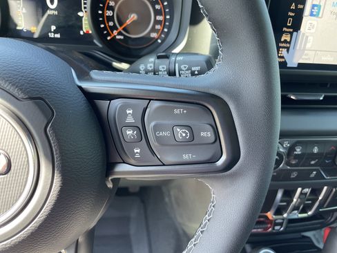 New 2026 Jeep Wrangler Unlimited Rubicon AWD/4WD image 15
