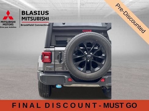 Used 2023 Jeep Wrangler Unlimited Sahara w/ Cold Weather Group AWD/4WD image 37