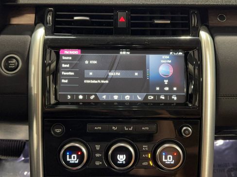 Used 2019 Land Rover Discovery HSE image 27