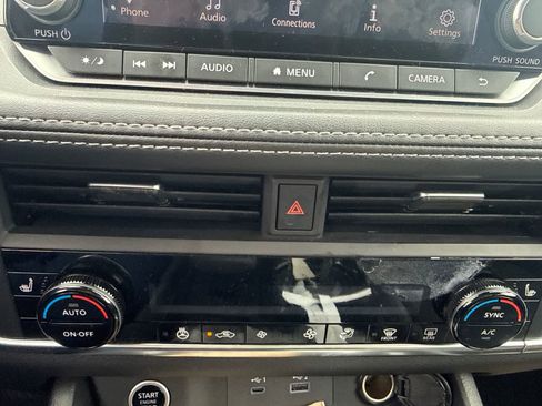 Used 2023 Nissan Rogue SV w/ SV Premium B Package FWD image 25