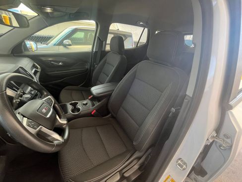 Used 2024 GMC Terrain SLE FWD image 35