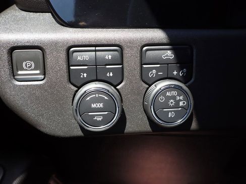 Used 2024 Chevrolet Silverado 3500 LT w/ Convenience Package AWD/4WD image 13