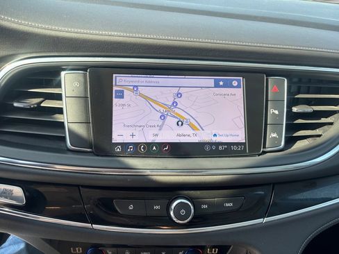 Used 2022 Buick Enclave Avenir FWD image 18
