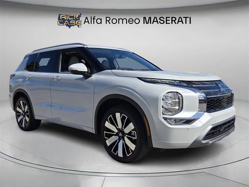 Used 2025 Mitsubishi Outlander SEL image 8