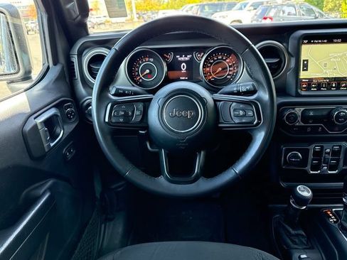 Used 2023 Jeep Gladiator Sport AWD/4WD image 8