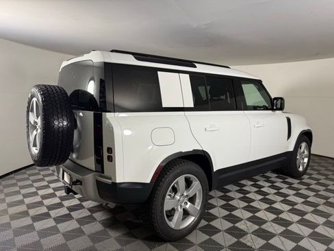 Used 2025 Land Rover Defender 110 S AWD/4WD image 8