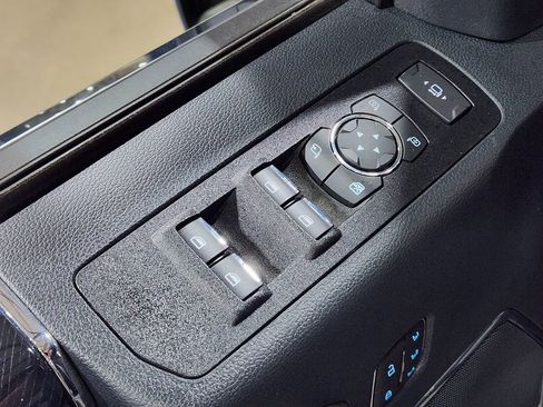 Used 2022 Ford F250 Platinum w/ FX4 Off-Road Package image 45