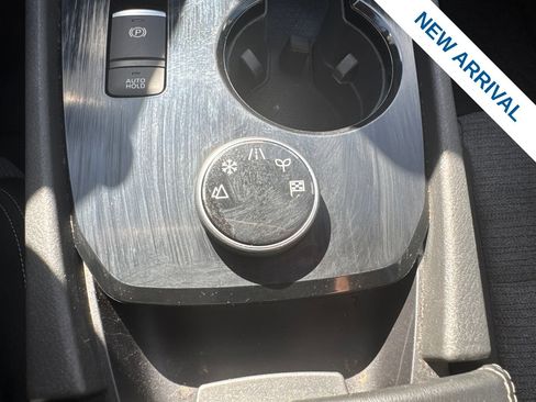 Used 2021 Nissan Rogue SV AWD/4WD image 27