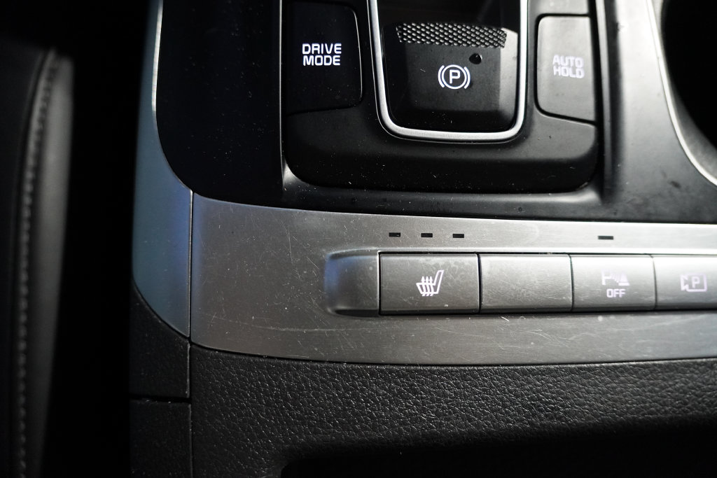 Used 2023 Kia Carnival LX FWD image 6
