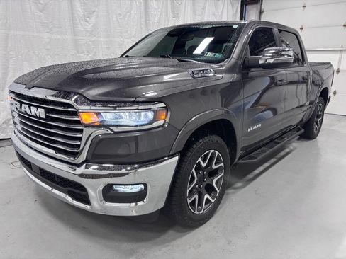 Used 2025 RAM 1500 Laramie AWD/4WD image 3