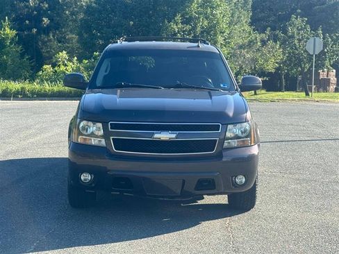 Used 2010 Chevrolet Suburban LT AWD/4WD image 9