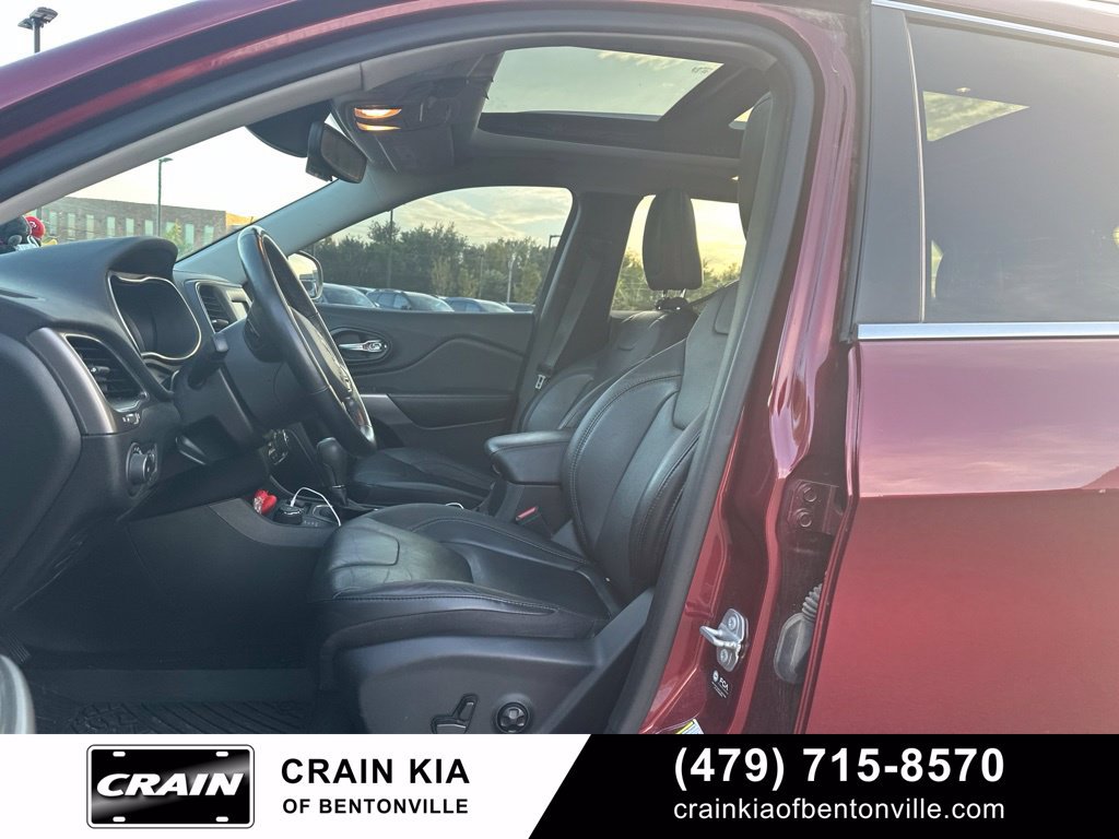 Used 2021 Jeep Cherokee Latitude Lux w/ Sun & Sound Group AWD/4WD image 15