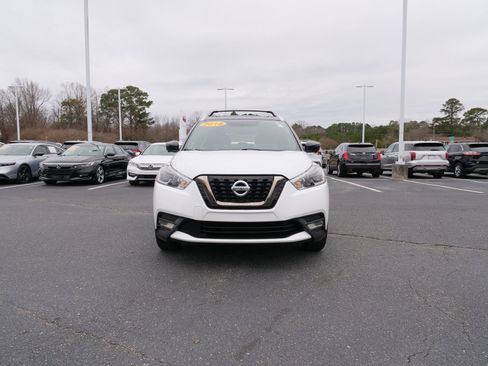 Used 2019 Nissan Kicks SR w/ Exterior Package image 9