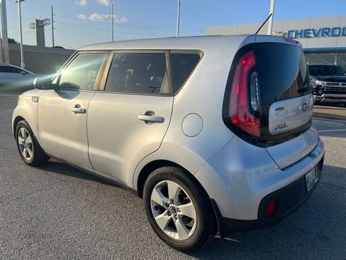 Used 2018 Kia Soul FWD image 4