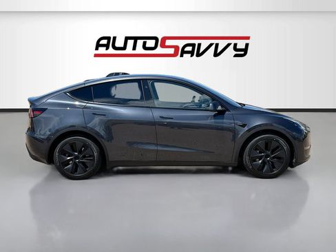 Used 2025 Tesla Model Y Long Range AWD/4WD image 8
