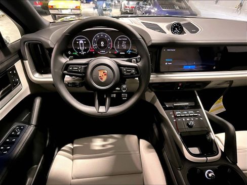 New 2026 Porsche Cayenne S AWD/4WD image 18