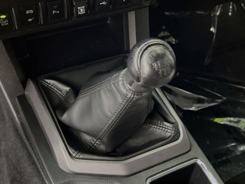 Used 2022 Toyota Tacoma TRD Sport w/ Technology Package image 24