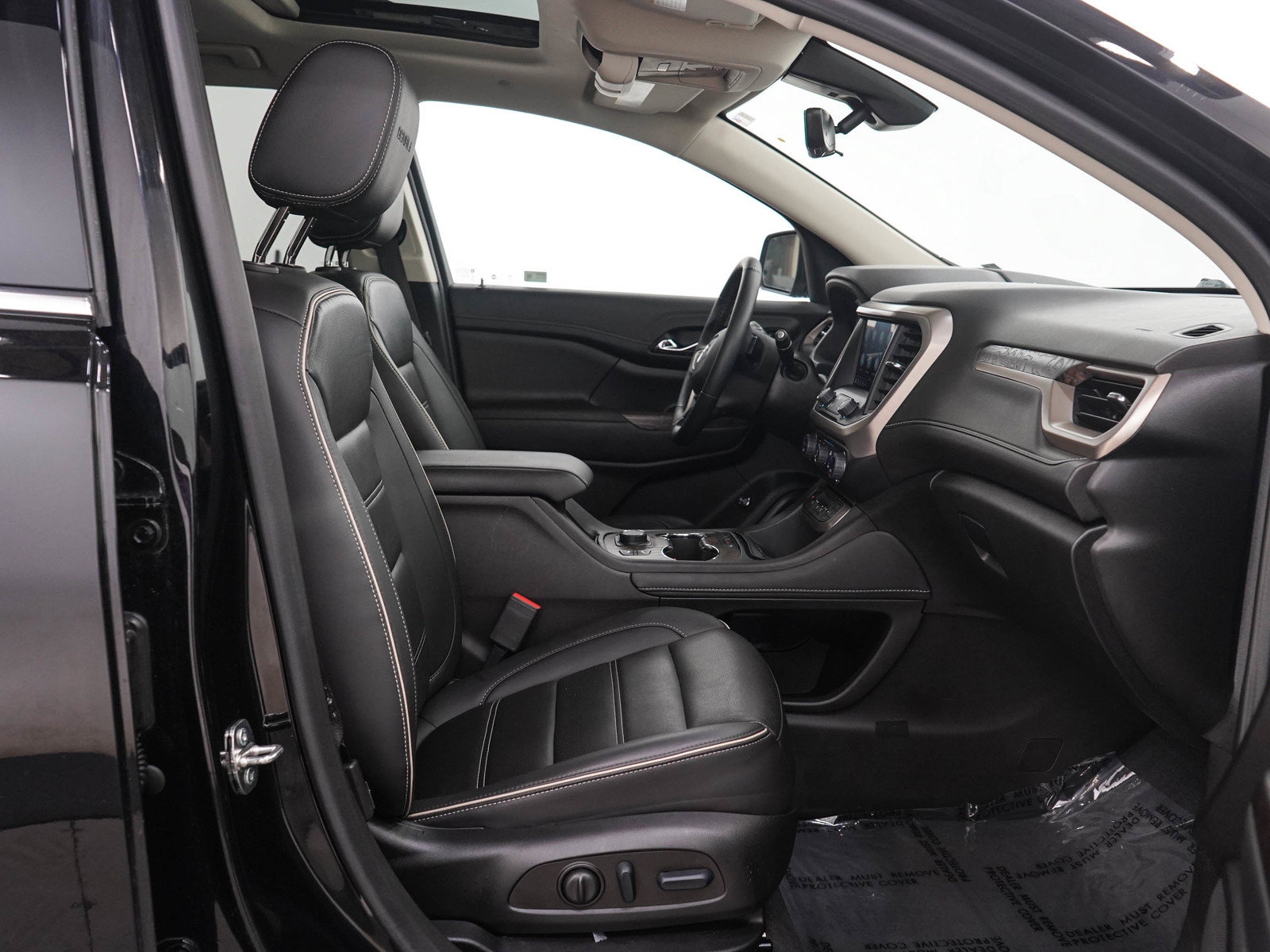 Used 2023 GMC Acadia Denali w/ Black Diamond Edition AWD/4WD image 11
