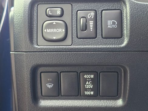 Used 2020 Toyota 4Runner SR5 Premium w/ Moonroof Package AWD/4WD image 18