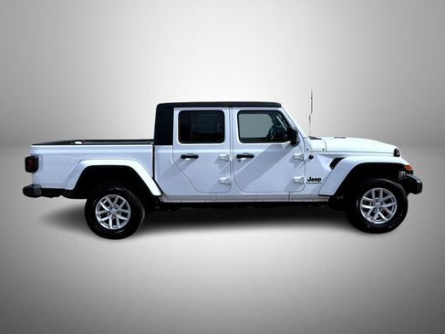 Used 2023 Jeep Gladiator Sport AWD/4WD image 4