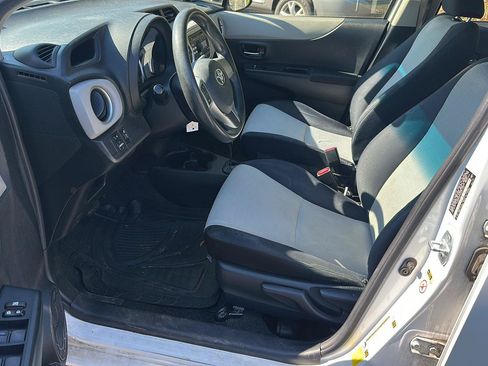 Used 2012 Toyota Yaris LE FWD image 9