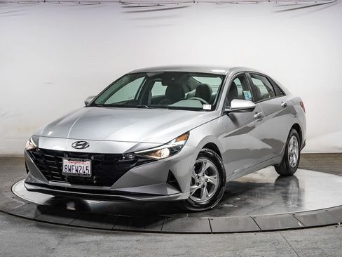 Used 2021 Hyundai Elantra SE FWD image 1