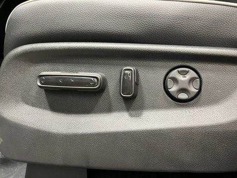 New 2026 Honda Odyssey Touring image 12