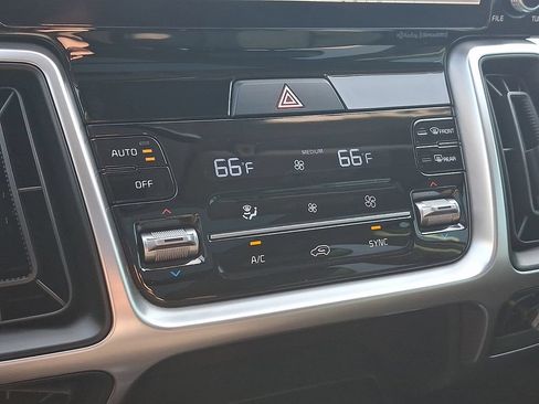 Used 2021 Kia Sorento EX w/ EX AWD X-Line Package image 20