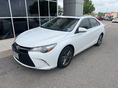 Used 2015 Toyota Camry SE w/ Moonroof Package