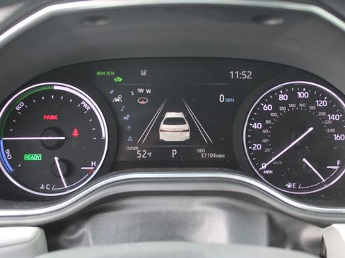 Used 2020 Toyota Avalon XLE w/ Moonroof Package FWD image 15