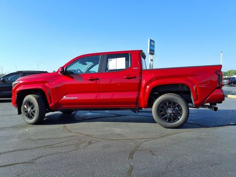 Used 2025 Toyota Tacoma SR5 AWD/4WD image 29