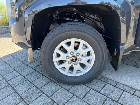 New 2026 Toyota Tacoma SR5 AWD/4WD image 18
